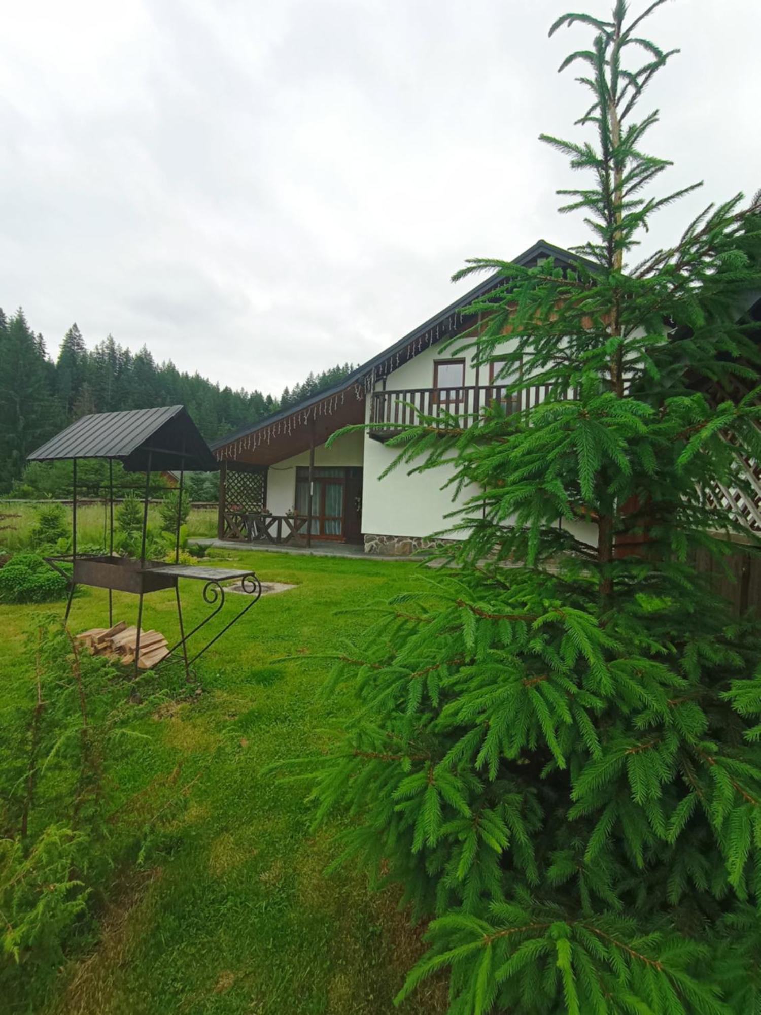 Penzion U Anastasii I Sofii Bilya Richki Mykulyčyn Exteriér fotografie